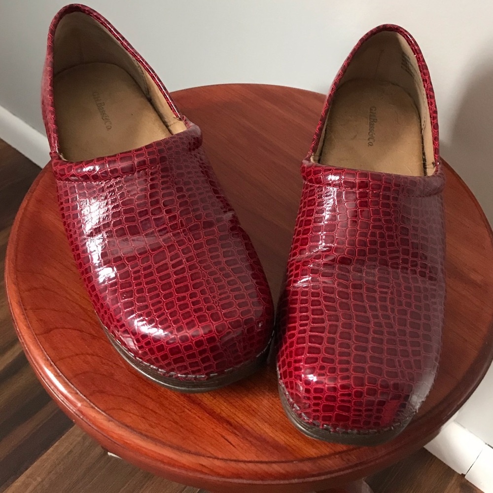 G.H. Bass & Co Red clogs